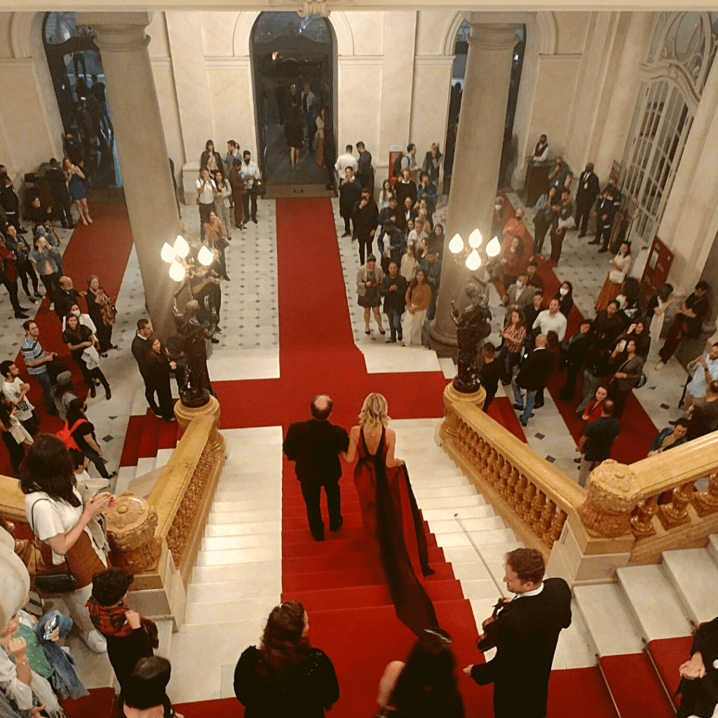 Salão de entrada no final do espetáculo "Triunfo de Shostakovich"