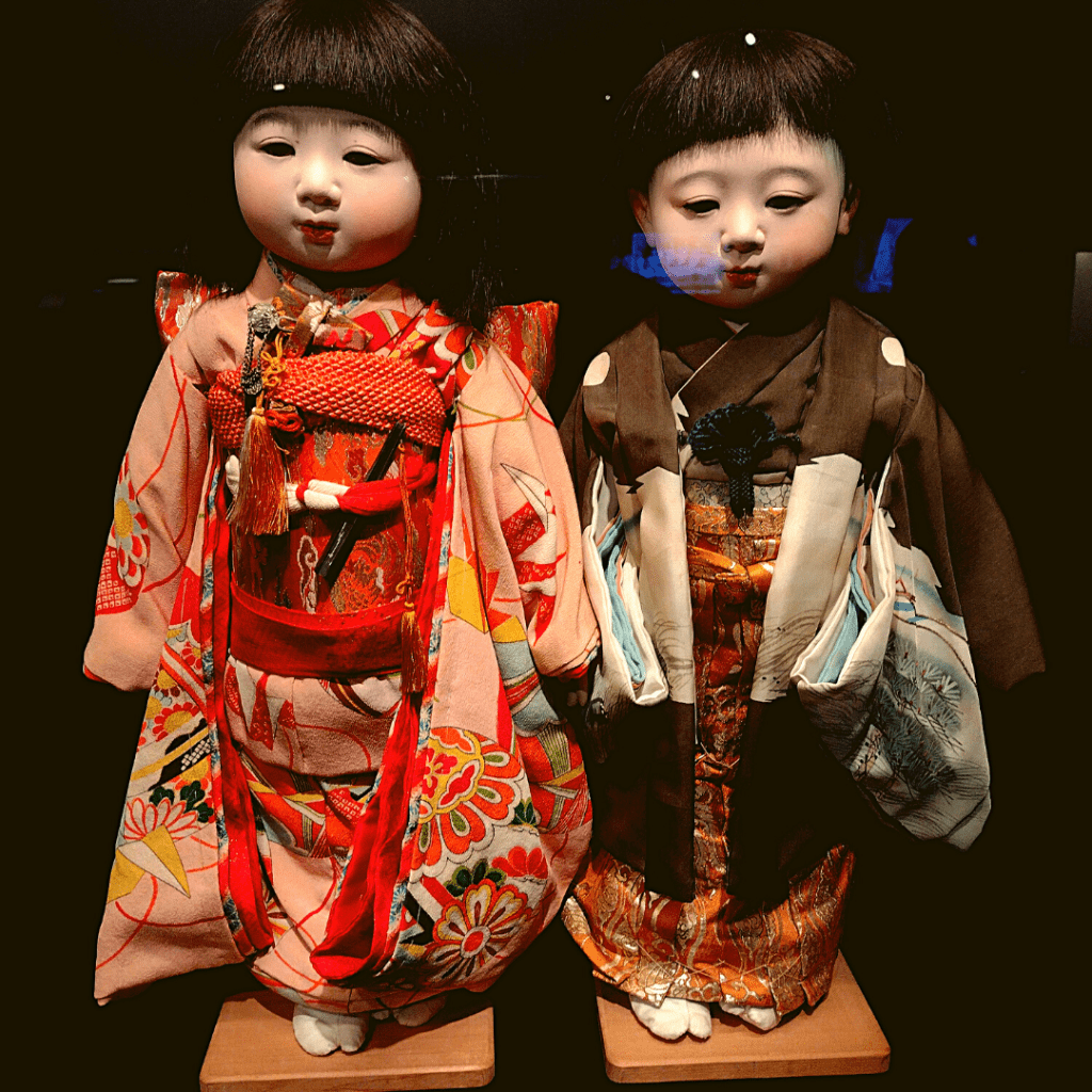 Bonecos japoneses.