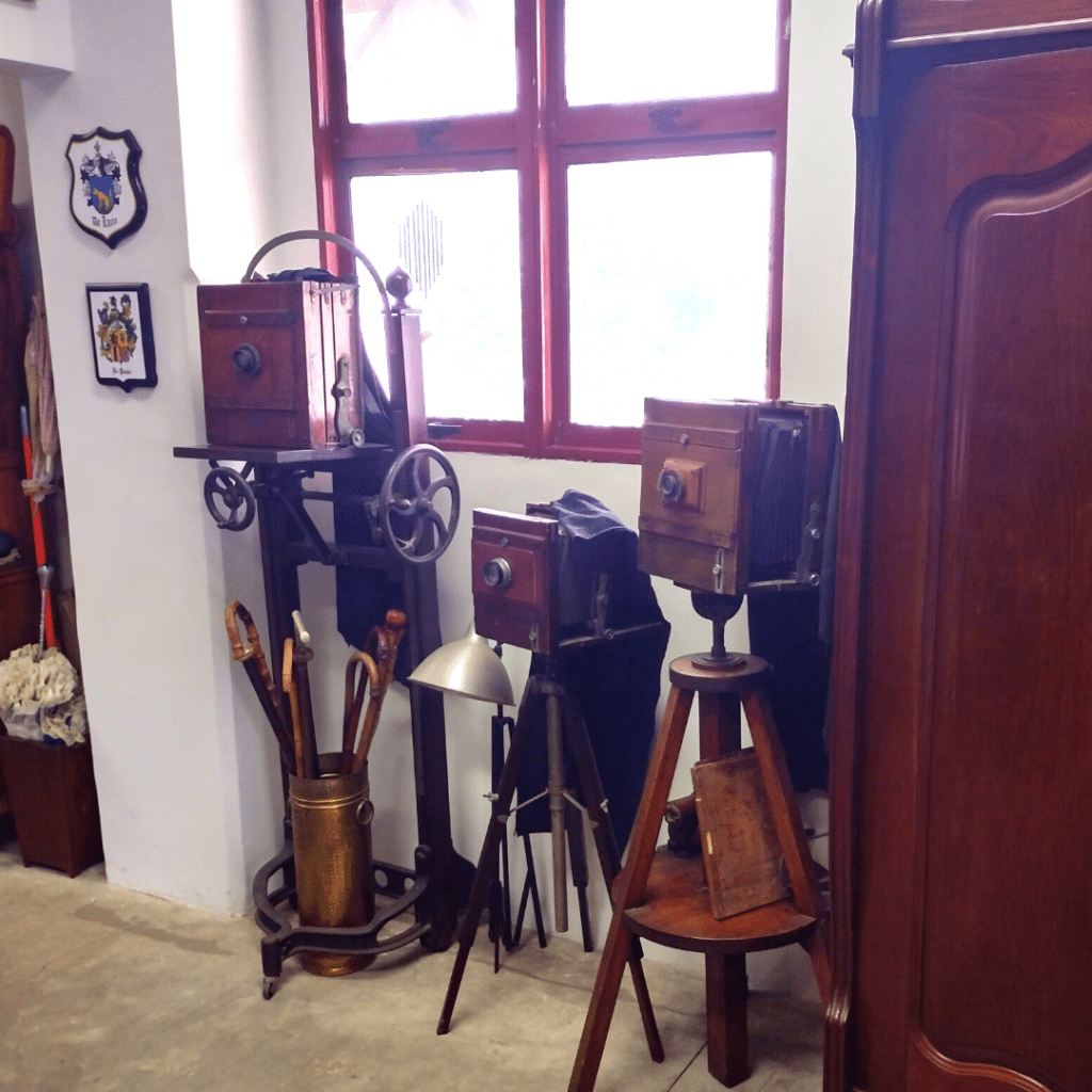 Loja para os visitantes tirarem fotografias de época. 