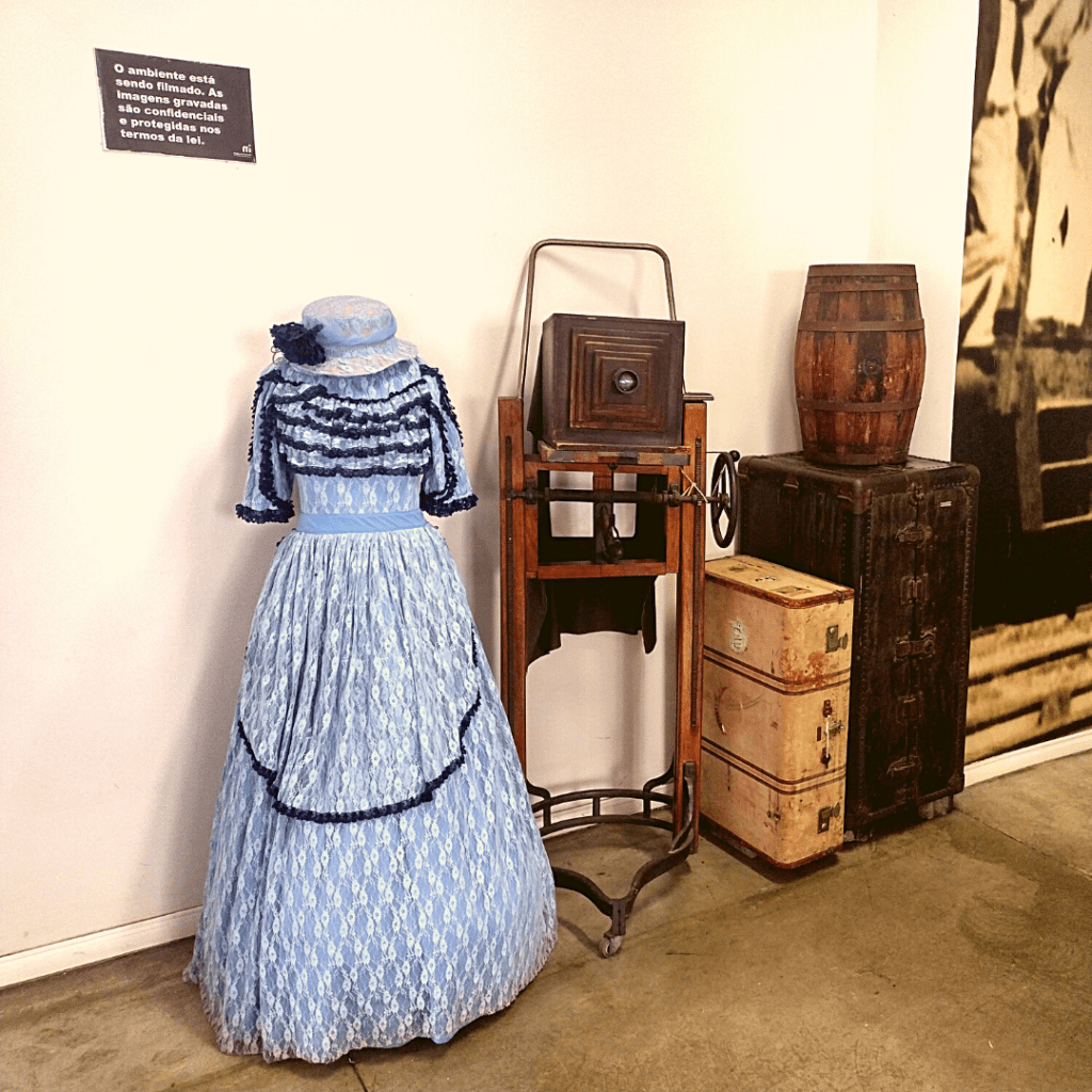 Loja para os visitantes tirarem fotografias de época. 