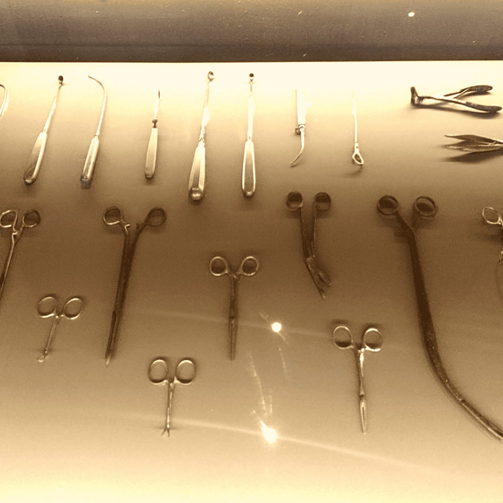 Objetos antigos da Hospedaria do Brás. 