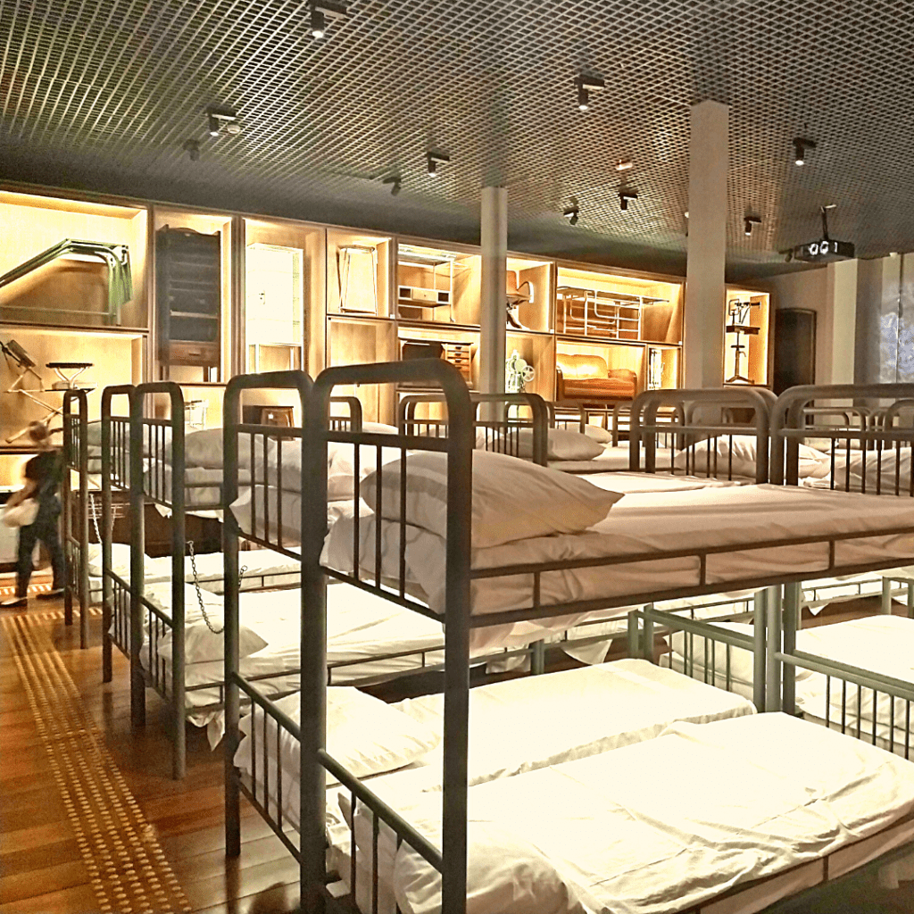 Reprodução do dormitório.