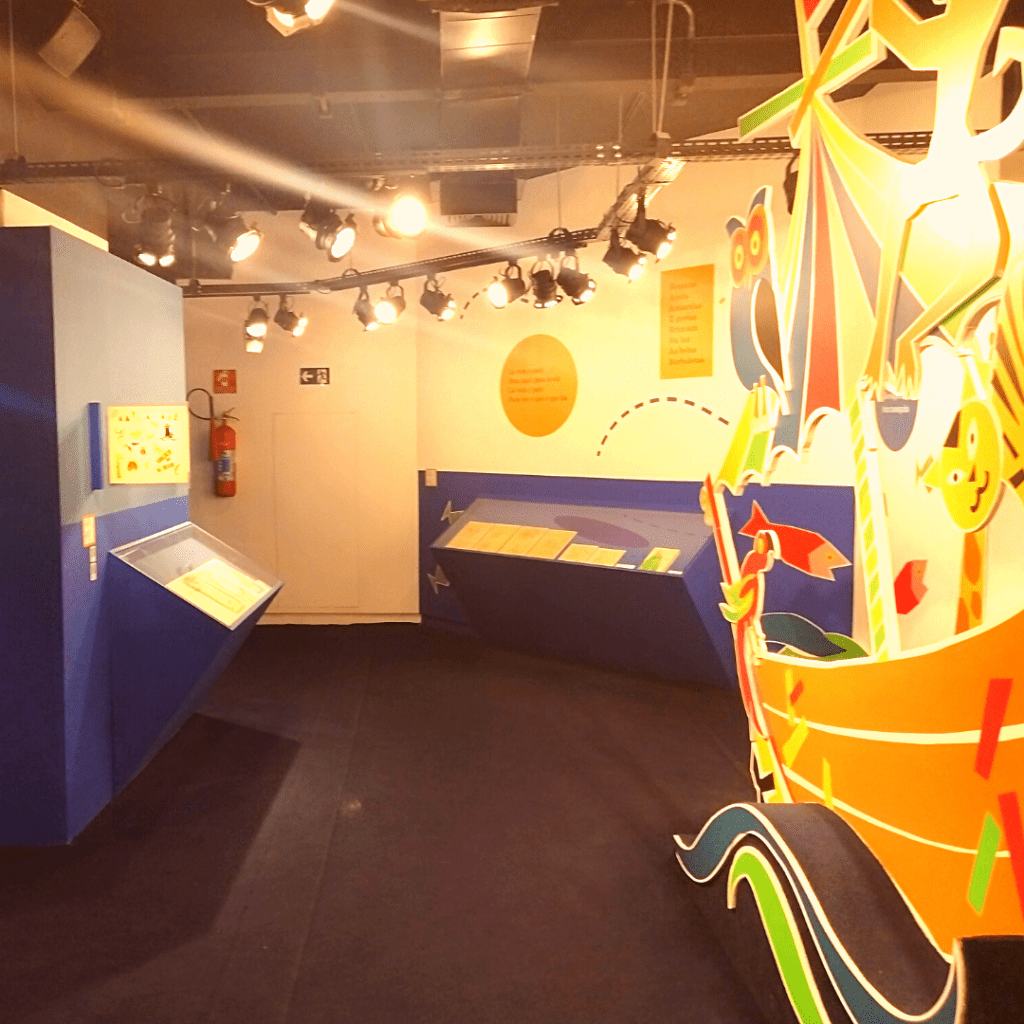 Exposição Vinicius de Moraes “Por toda a minha vida” no Farol Santander.