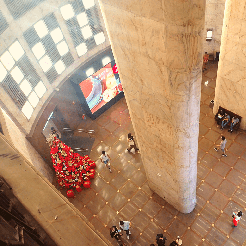 Hall de entrada do edifício Altino Arantes, Farol Santander. 