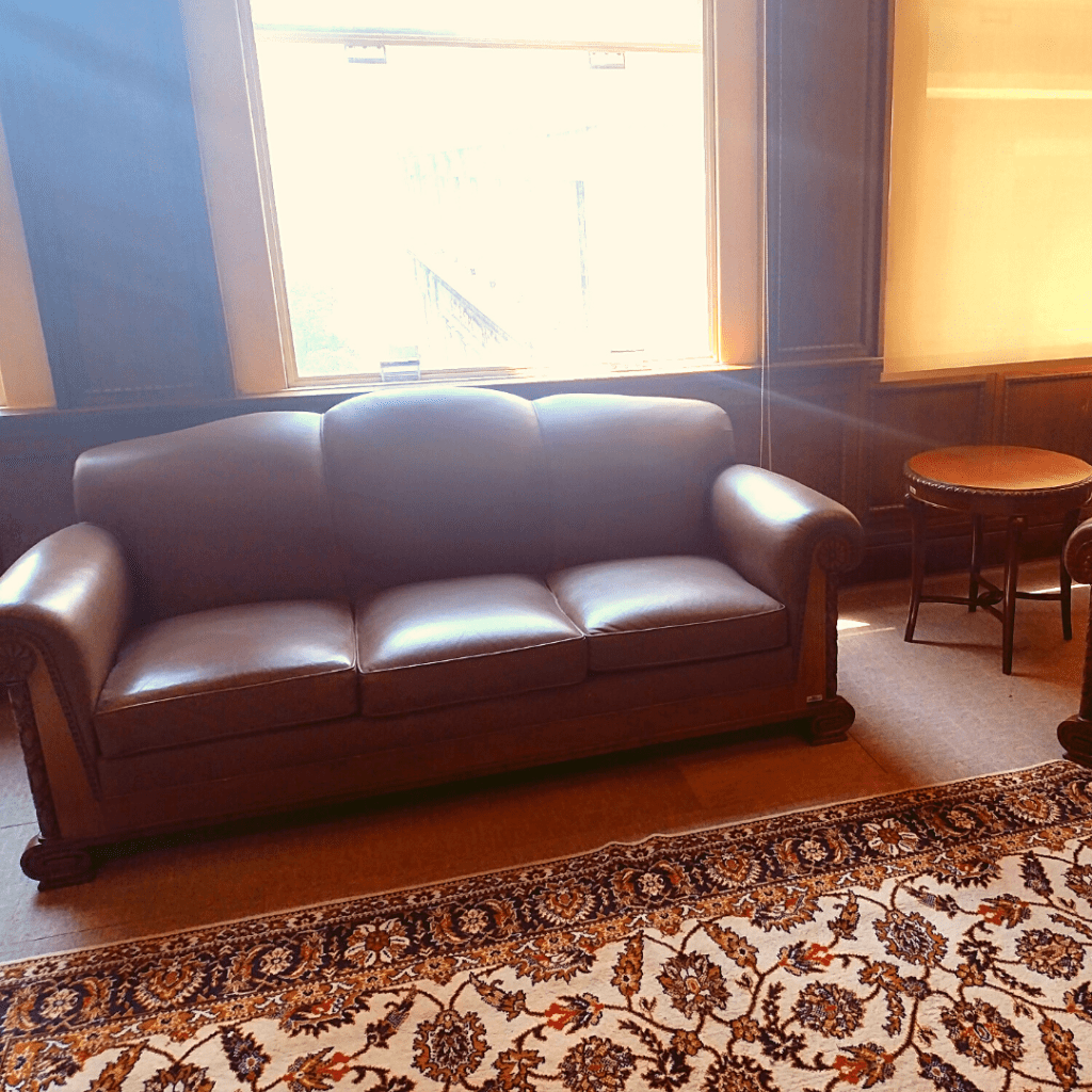 Sala do presidente no Farol Santander. 