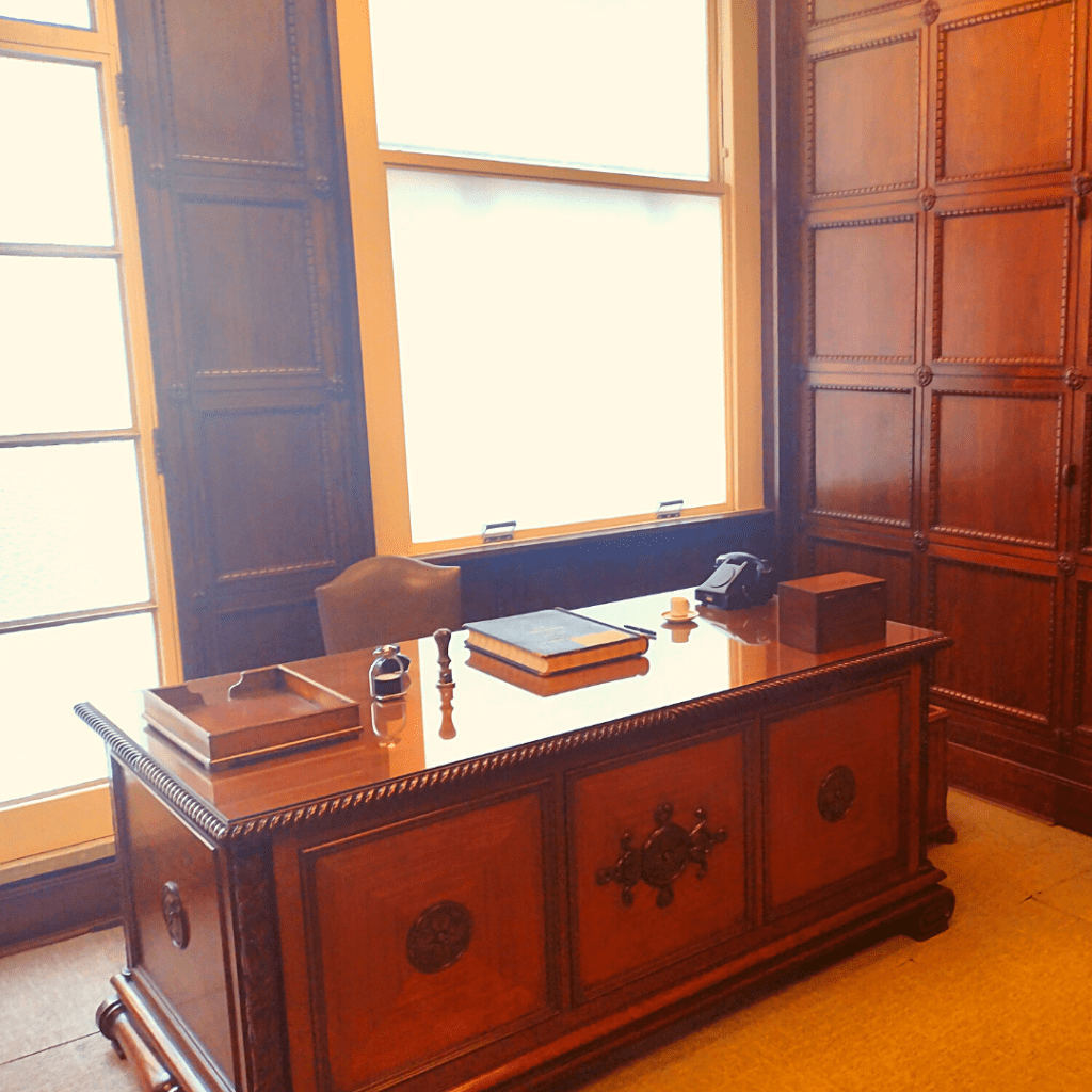 Mesa de atendimento aos correntistas no Farol Santander. 