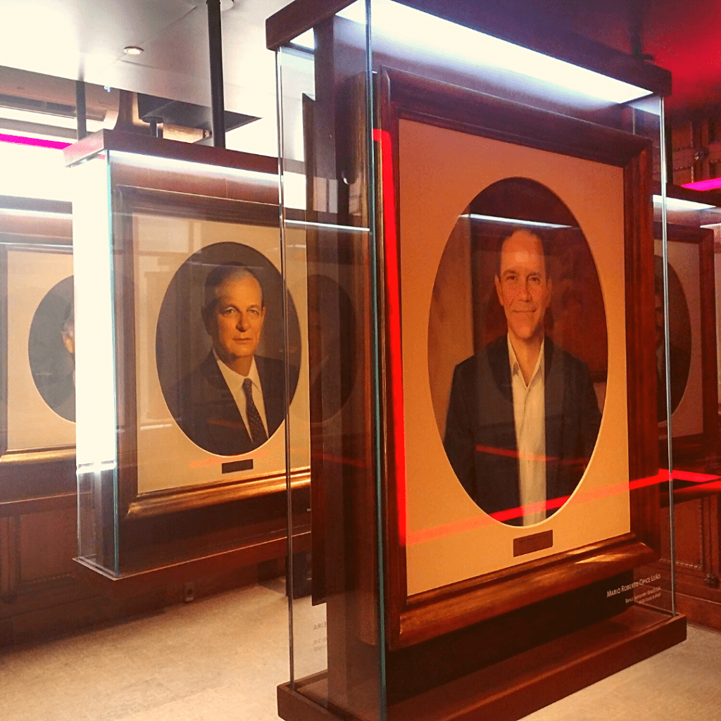 Hall dos presidentes no Farol Santander.