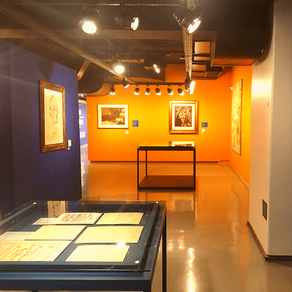 Exposição Vinicius de Moraes “Por toda a minha vida” no Farol Santander.