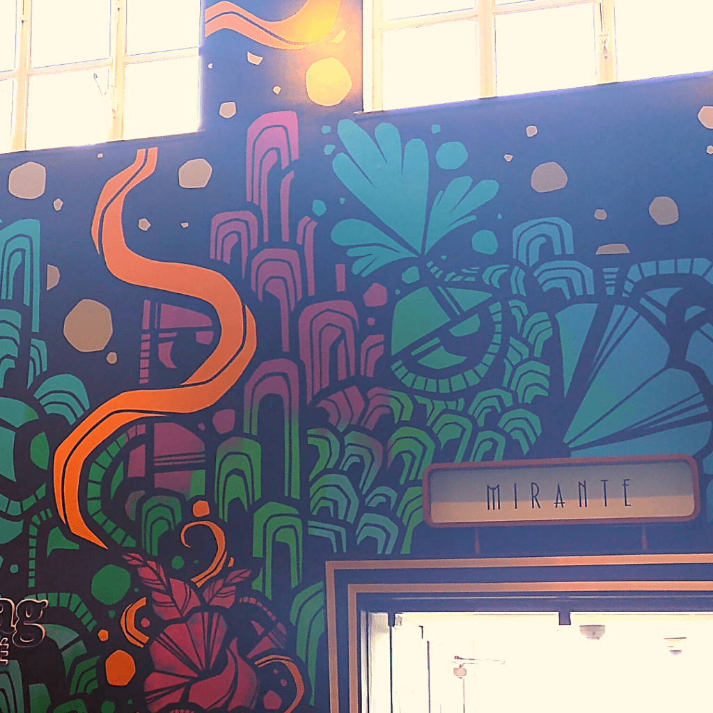 Café do 26 do mirante do Farol Santander.