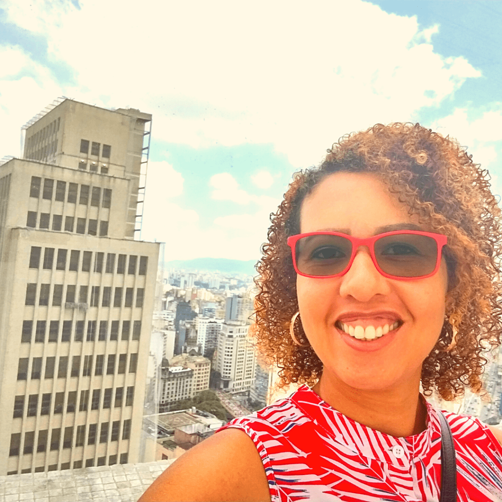 Eu no mirante do Farol Santander.