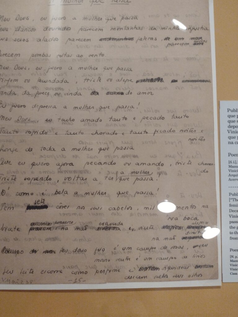 Arquivo original na exposição Vinicius de Moraes “Por toda a minha vida” no Farol Santander.