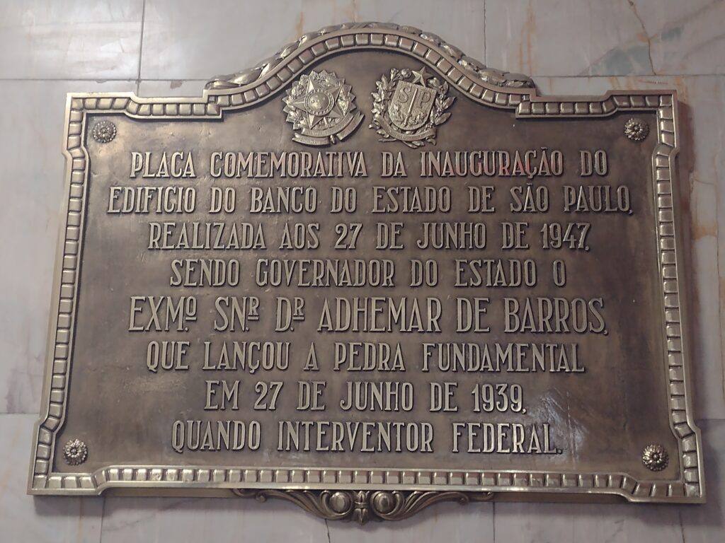 Placa de inauguração do Banco do estado de São Paulo.